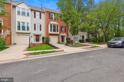46703 Cavendish Sq, Sterling, VA 20165