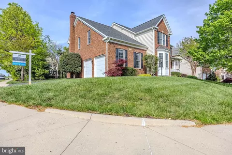 Exterior - 42883 Chatelain, Brambleton, VA 20148 photo 8 of 11