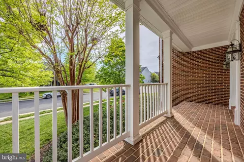 Exterior - 42883 Chatelain, Brambleton, VA 20148 photo 6 of 11