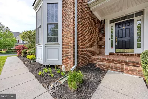 Exterior - 42883 Chatelain, Brambleton, VA 20148 photo 4 of 11