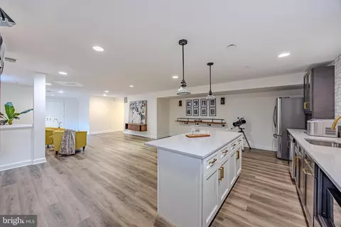 Kitchen - 42883 Chatelain, Brambleton, VA 20148 photo 9 of 11