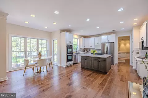 Kitchen - 42883 Chatelain, Brambleton, VA 20148 photo 5 of 11