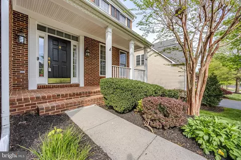 Exterior - 42883 Chatelain, Brambleton, VA 20148 photo 5 of 11