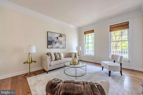 Living - 42883 Chatelain, Brambleton, VA 20148 photo 2 of 6