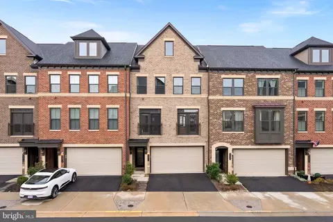 22276 Cornerstone Crossing Ter, Ashburn, VA 20148