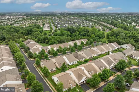 View/Area - 20449 Rosses Point Ct, Ashburn, VA 20147 photo 12 of 14