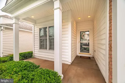 Exterior - 20449 Rosses Point Ct, Ashburn, VA 20147 photo 2 of 9