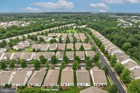 View/Area - 20449 Rosses Point Ct, Ashburn, VA 20147 photo 10 of 14