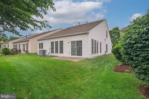 Exterior - 20449 Rosses Point Ct, Ashburn, VA 20147 photo 9 of 9