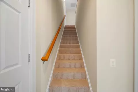 Entry Way - 20449 Rosses Point Ct, Ashburn, VA 20147 photo 6 of 7