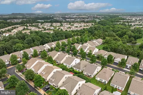 View/Area - 20449 Rosses Point Ct, Ashburn, VA 20147 photo 11 of 14
