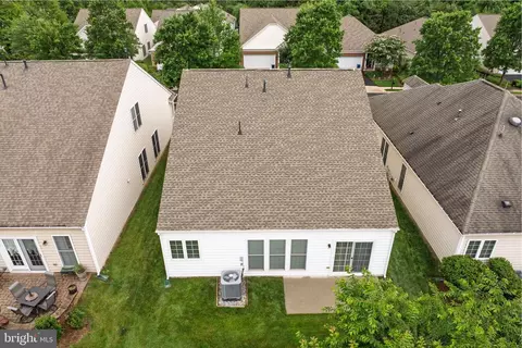 View/Area - 20449 Rosses Point Ct, Ashburn, VA 20147 photo 4 of 14