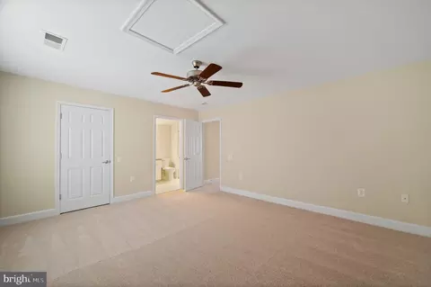 Bedroom - 20449 Rosses Point Ct, Ashburn, VA 20147 photo 5 of 5