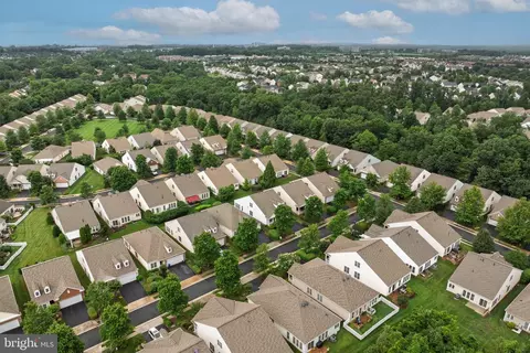 View/Area - 20449 Rosses Point Ct, Ashburn, VA 20147 photo 9 of 14