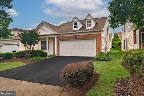Exterior - 20449 Rosses Point Ct, Ashburn, VA 20147 photo 3 of 9