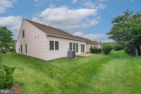Exterior - 20449 Rosses Point Ct, Ashburn, VA 20147 photo 8 of 9