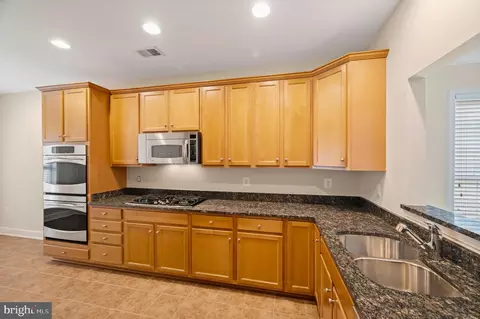 Kitchen - 20449 Rosses Point Ct, Ashburn, VA 20147 photo 1 of 5