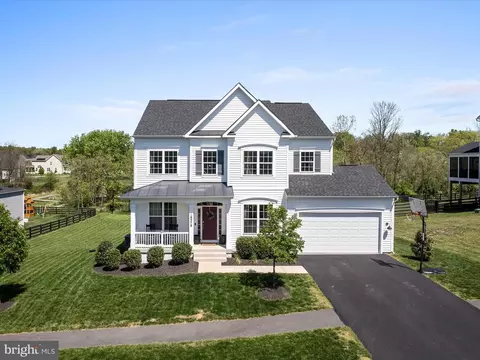 18378 Grassyview Pl, Round Hill, VA 20141