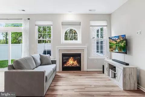 Living - 43207 Cedar Glen Ter, Ashburn, VA 20147 photo 3 of 3
