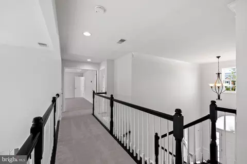Entry Way - 43877 Paramount Pl, Chantilly, VA 20152 photo 8 of 12