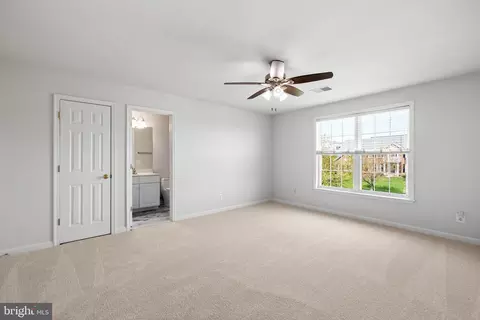 Bedroom - 43877 Paramount Pl, Chantilly, VA 20152 photo 2 of 6
