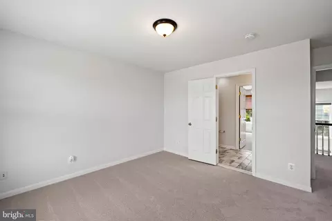Bedroom - 43877 Paramount Pl, Chantilly, VA 20152 photo 5 of 6