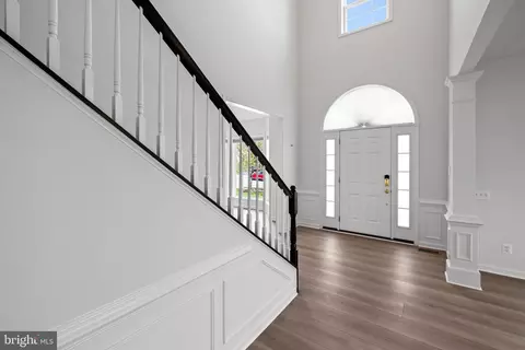Entry Way - 43877 Paramount Pl, Chantilly, VA 20152 photo 1 of 12