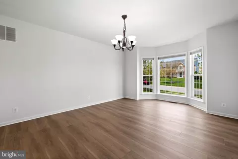 Living - 43877 Paramount Pl, Chantilly, VA 20152 photo 3 of 10