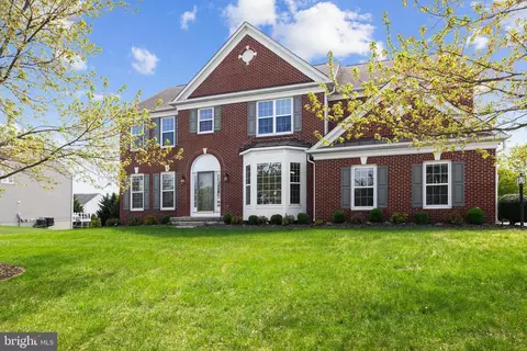 43877 Paramount Pl, Chantilly, VA 20152