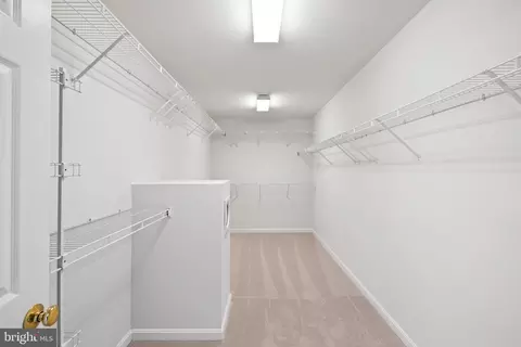 Entry Way - 43877 Paramount Pl, Chantilly, VA 20152 photo 10 of 12