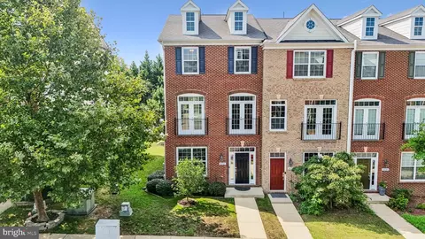 42761 Hay Rd, Ashburn, VA 20147 photo 2