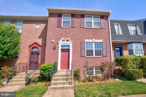 46612 Carriage Ct, Sterling, VA 20164