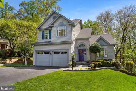 20696 Longbank Ct, Sterling, VA 20165