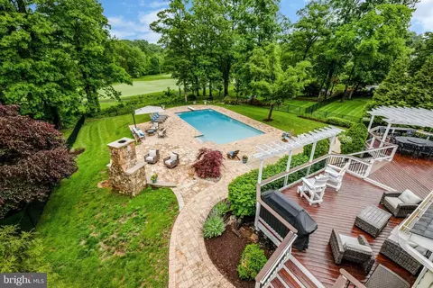 19594 Saratoga Springs Pl, Ashburn, VA 20147