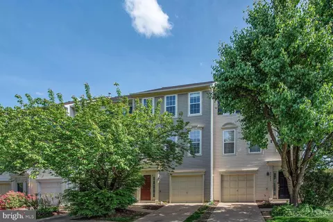 45487 Lost Trail Ter, Sterling, VA 20164