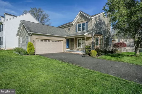 703 Southview Pl NE, Leesburg, VA 20176