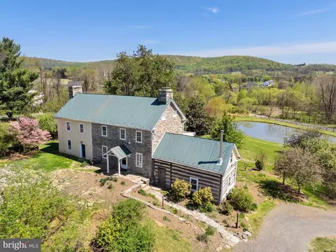 36170 Creamer Ln, Hillsboro, VA 20132