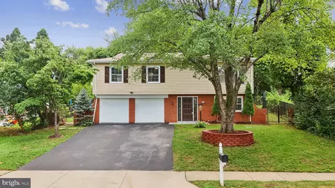 603 Williamsburg Rd, Sterling, VA 20164