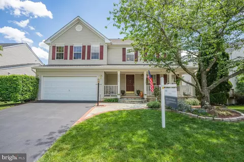 20338 Snowpoint Pl, Ashburn, VA 20147 photo 2