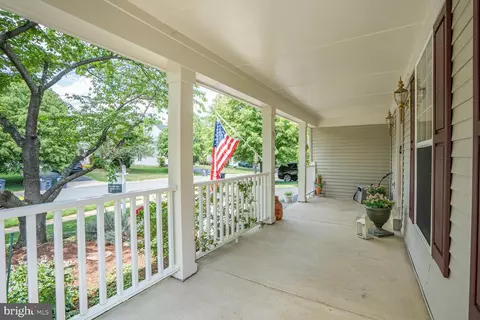 20338 Snowpoint Pl, Ashburn, VA 20147 photo 3