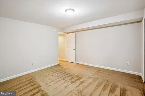 Bedroom - 21130 Haystack Ct, Ashburn, VA 20147 photo 8 of 8