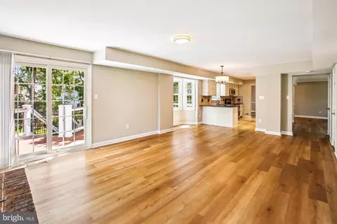 Living - 21130 Haystack Ct, Ashburn, VA 20147 photo 9 of 11