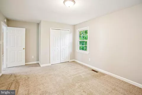 Bedroom - 21130 Haystack Ct, Ashburn, VA 20147 photo 3 of 8