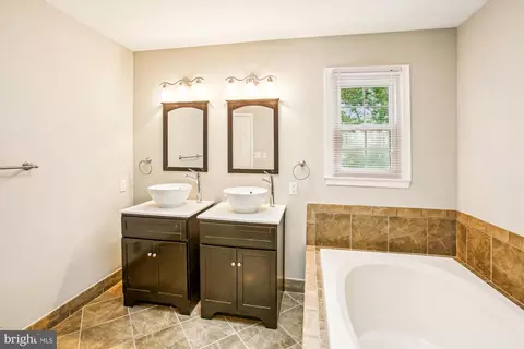 Bath - 21130 Haystack Ct, Ashburn, VA 20147 photo 1 of 6