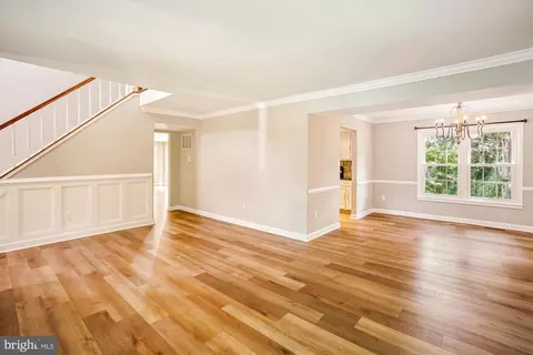 Living - 21130 Haystack Ct, Ashburn, VA 20147 photo 4 of 11