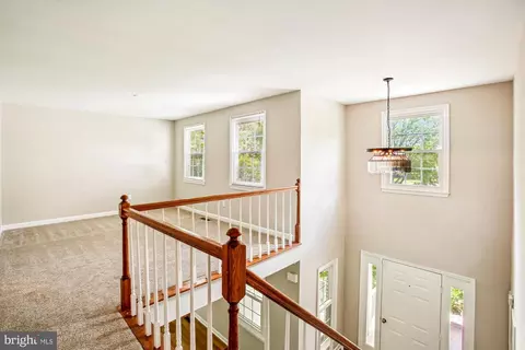 Entry Way - 21130 Haystack Ct, Ashburn, VA 20147 photo 5 of 7