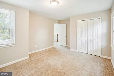 Bedroom - 21130 Haystack Ct, Ashburn, VA 20147 photo 4 of 8
