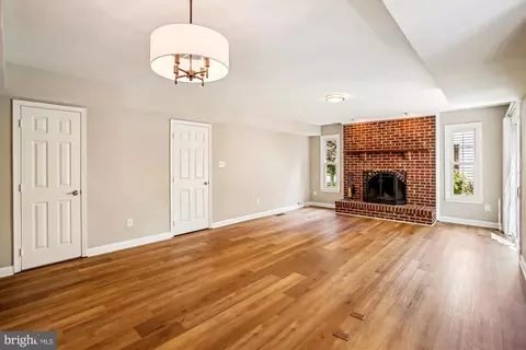 Living - 21130 Haystack Ct, Ashburn, VA 20147 photo 7 of 11