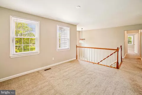 Living - 21130 Haystack Ct, Ashburn, VA 20147 photo 10 of 11