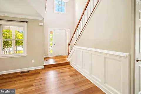 Entry Way - 21130 Haystack Ct, Ashburn, VA 20147 photo 3 of 7